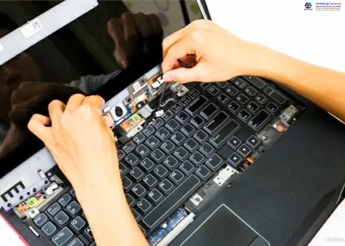 Lý do nên chọn thay màn hình laptop tại nhà